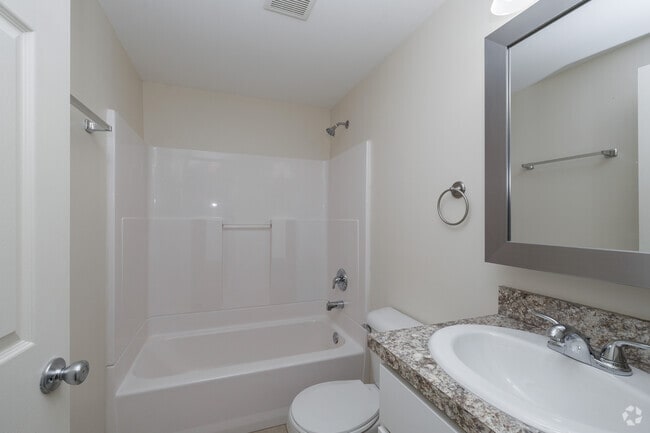 2BR, 1BA - 850SF - Bathroom