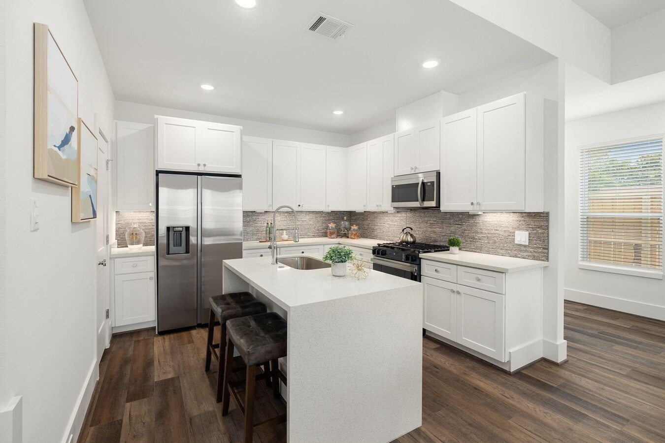 Photo - 7504 B Carver Rd