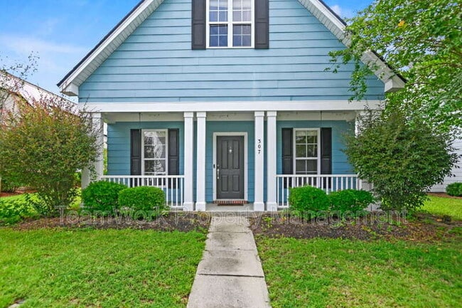 Photo - 307 Pimpernel St