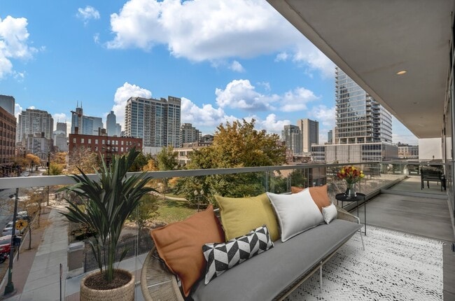 Photo - 770 N La Salle Dr Unit 32R