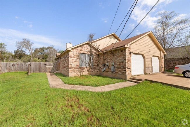 Building Photo - 6002 Parkwood Dr Rental