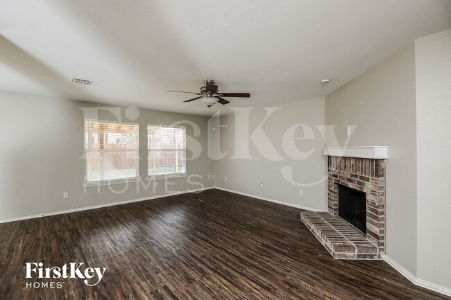 Photo - 4516 Mountain Oak St