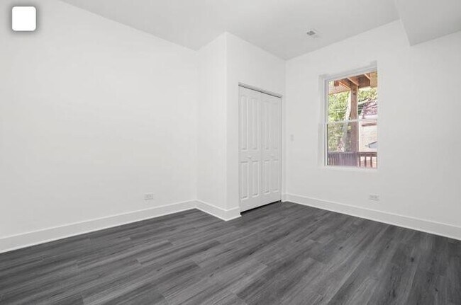 Photo - 322 S Kostner Ave Unidad 1