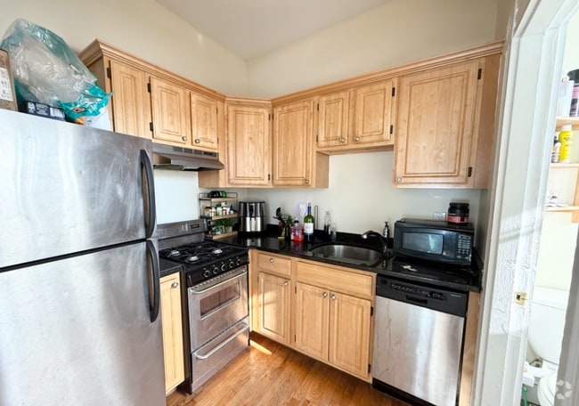 Building Photo - 1447 Tremont St Rental