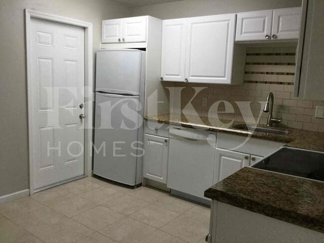 Photo - 3549 SW 16th St