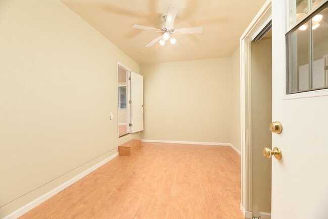 Photo - 2092-2094 Donald Dr Unit 2092