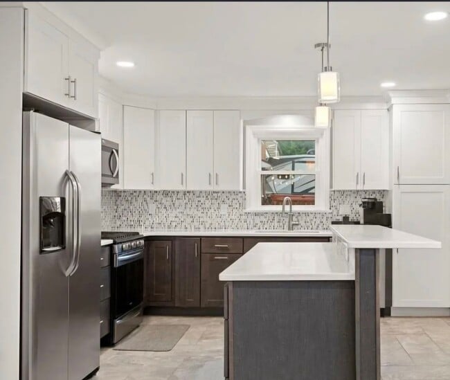 Photo - 923 Rohrerstown Rd