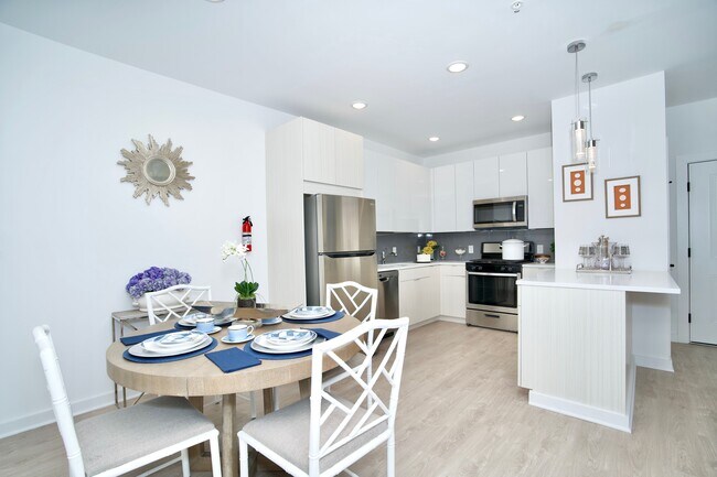 Photo - Boulevard East