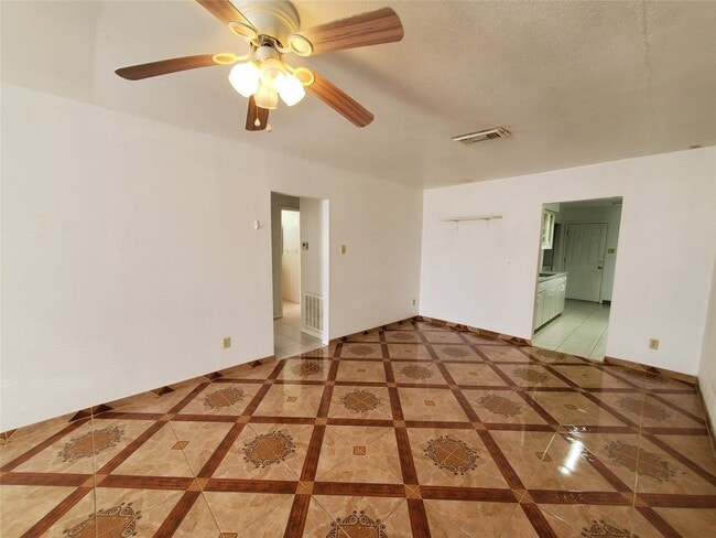 Photo - 15051 Woodforest Blvd