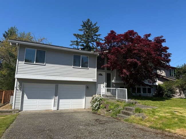 Building Photo - 3 Bedroom 2.5 Bath