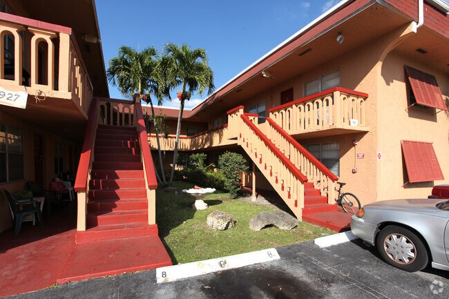 Pinehill Plaza Apartments - Pinehill Plaza Apartments