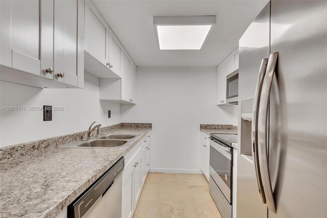 Photo - 2560 Tigertail Ave Unit 10