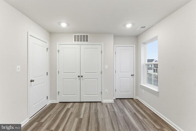 Photo - 410 18th Ave