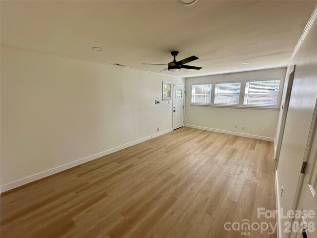 Photo - 1450 Academy St
