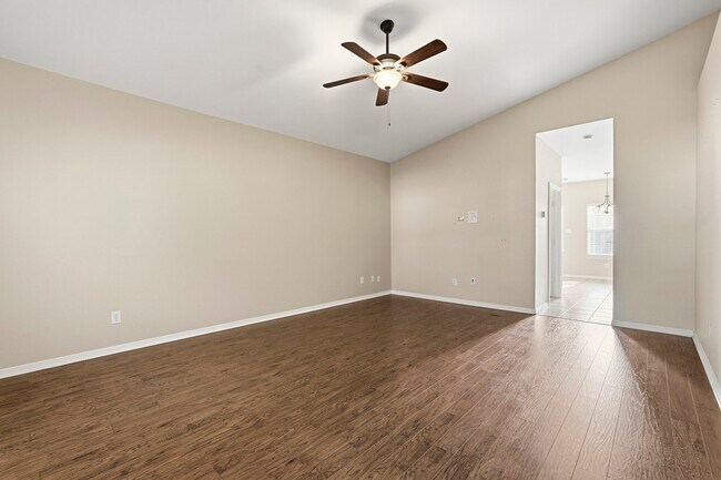 Photo - 10223 Dandyline Way