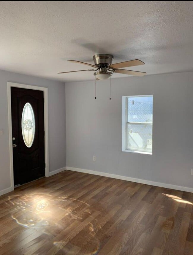 Photo - 1507 E 16th St