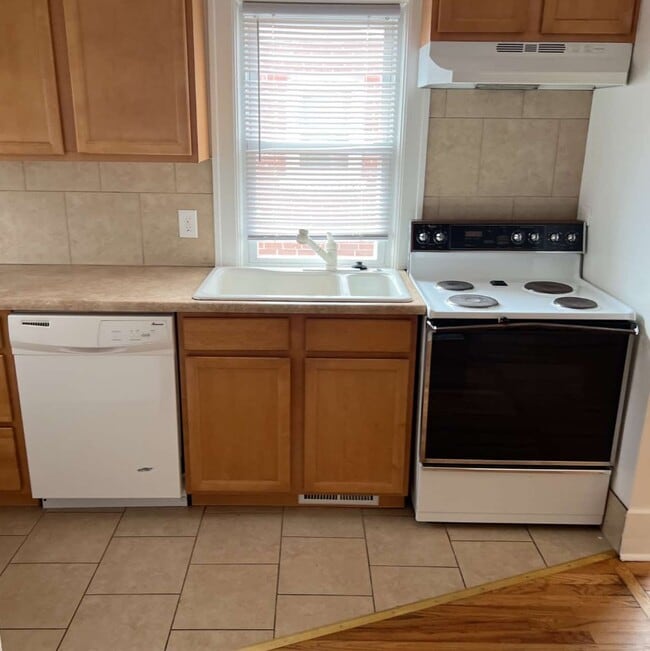 Photo - 2114 S Washington St