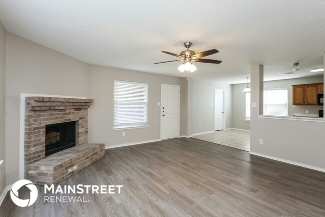 Photo - 1623 Venus Dr E