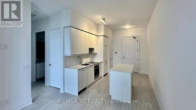 Photo - 30 Elm Dr W Unit PH06