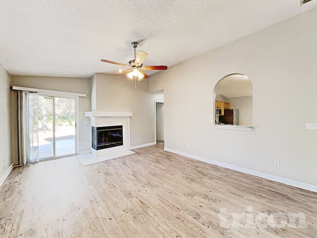 Photo - 10819 Grand Central Pl N