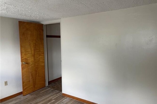 Photo - 332 Quay St