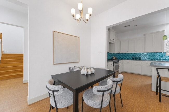 Photo - 1121 Moy St