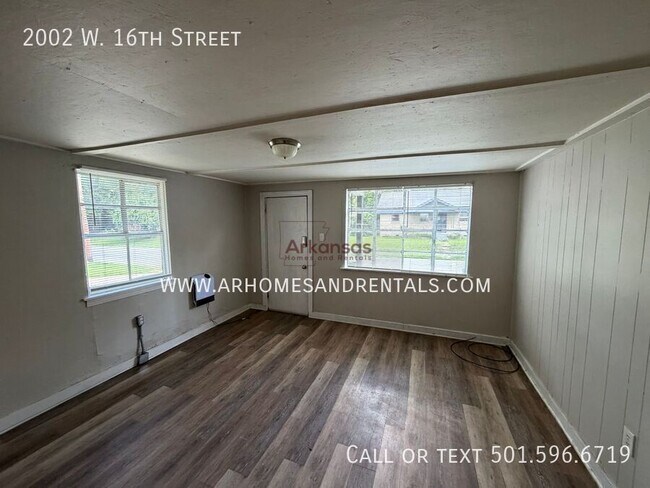 Photo - 2002 W 16th St