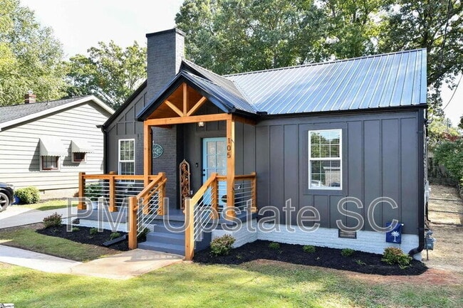 Photo - 105 McMakin Dr