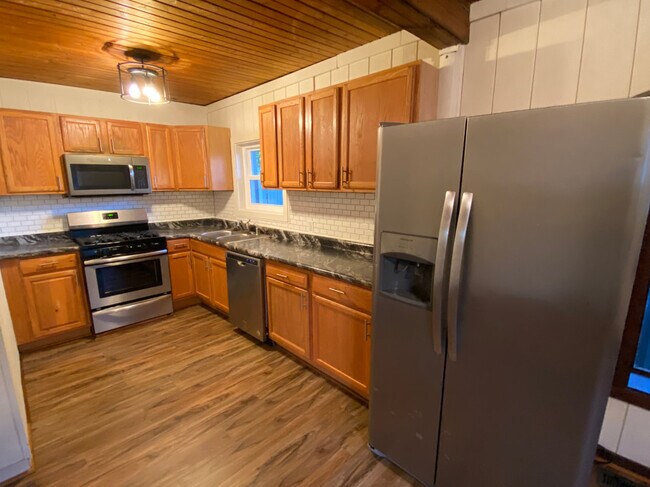 Photo - 210 S Hutchinson Ave