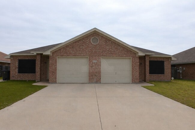 Building Photo - 6212 Temora Loop