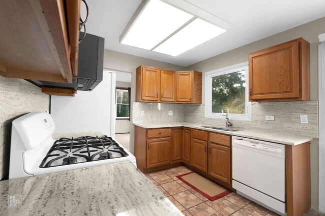 Photo - 1091 Colony Lake Dr