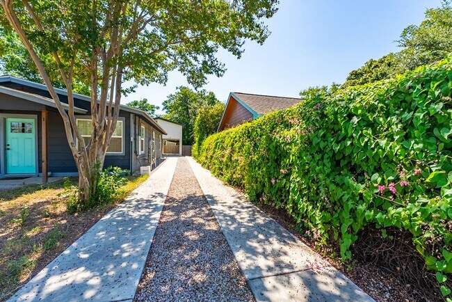 Photo - Discover Your Dream Home: Elegance, Comfort, and Modern Living All in One Stunning Package!