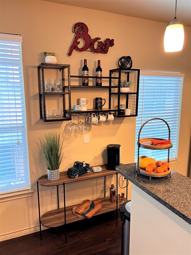 Cafetería y bar - 2606 Wilson St