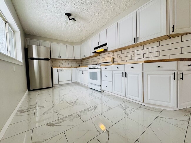 Photo - 741 Jefferson Rd