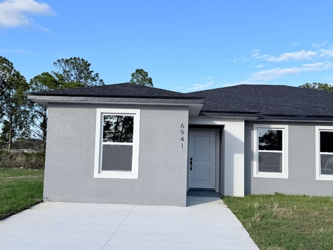 Building Photo - Move-In Ready! 3-bedroom and 2-bathroom home