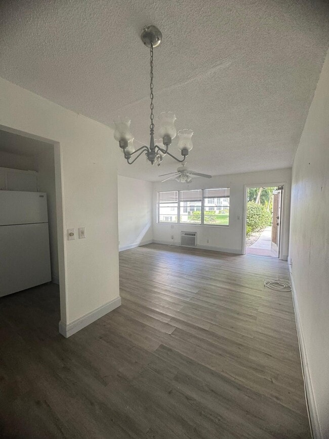 Photo - 178 Cambridge H Unit H