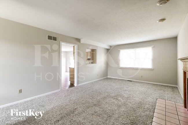 Photo - 1636 Cantebury Ln