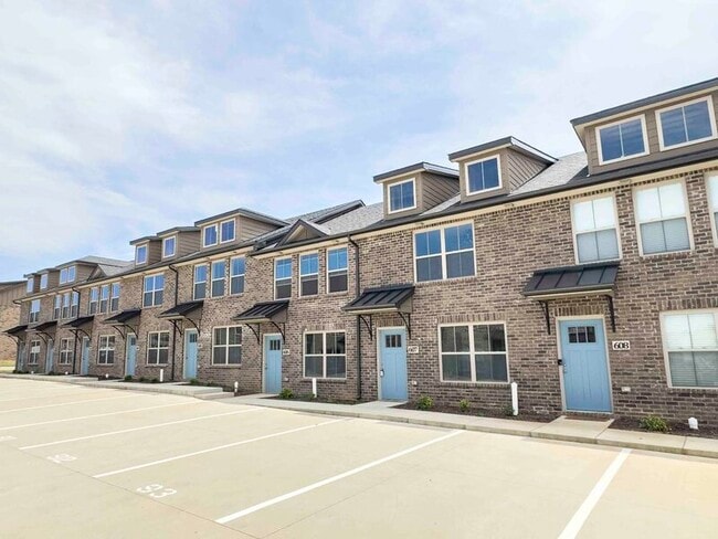 Building Photo - 1000 Henry Pl Blvd