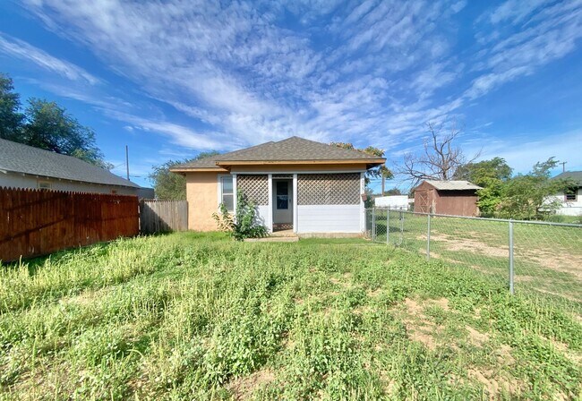 Photo - Available now 3 bed 1.5 bath in Slaton