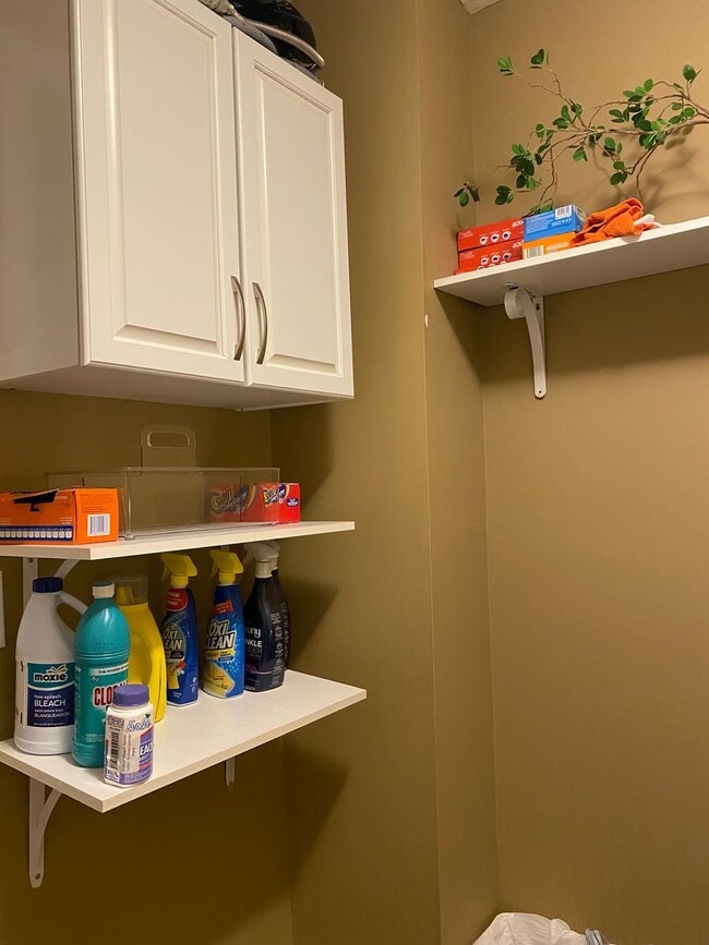 Photo - Great 2 BR 4 bathroom townhouse in Bloomin...
