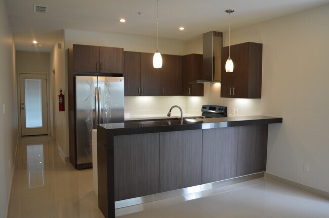 Cocina totalmente equipada - 1121 W Cano St Unidad Apt#1