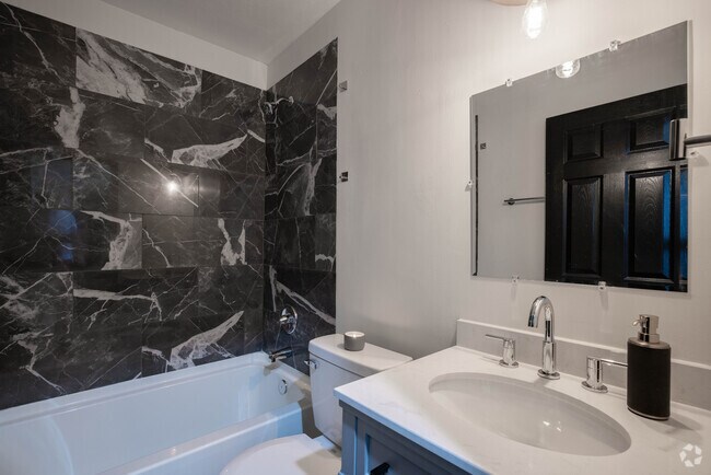 2BR, 1BA - 950SF