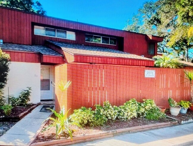 Building Photo - 2078 Sunset Point Rd Rental