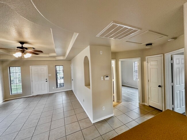 Building Photo - 18918 Dennington Dr Rental