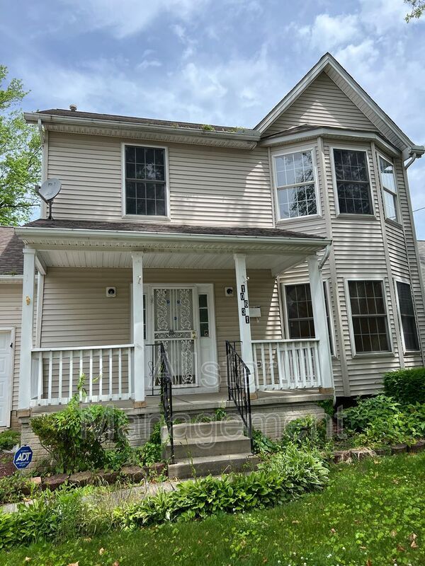 Photo - 10631 Englewood Ave Casa