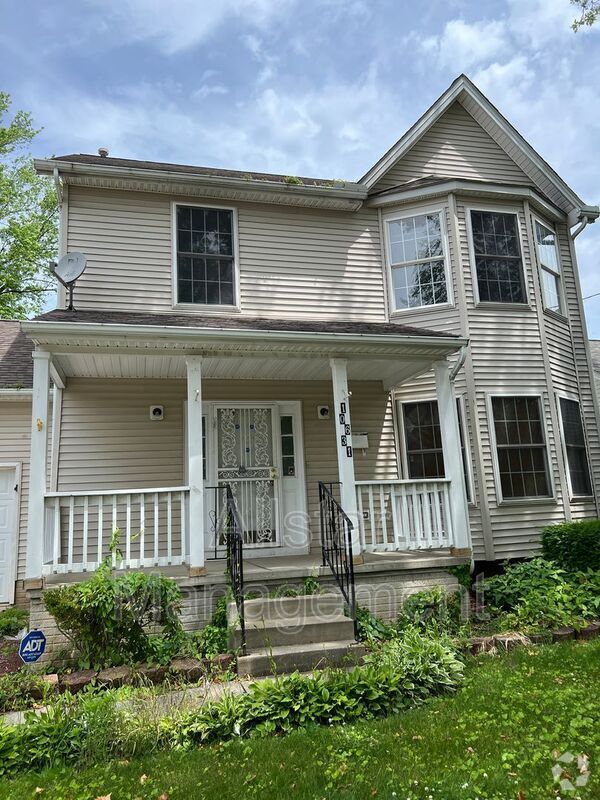 Building Photo - 10631 Englewood Ave Rental