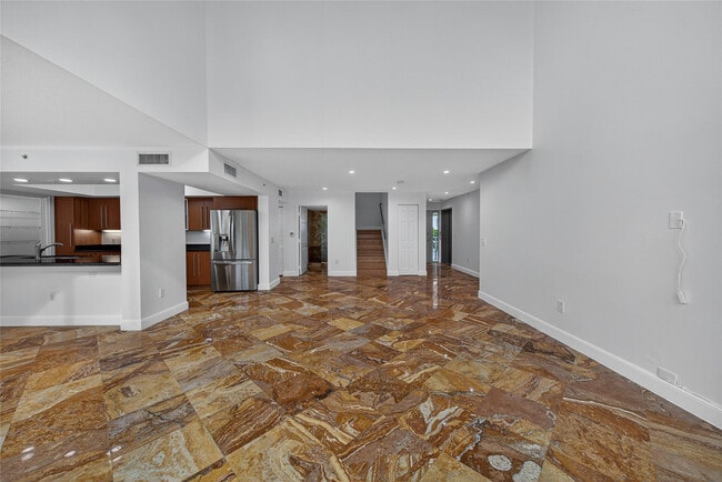 Photo - 900 SE 2nd St Unit 302