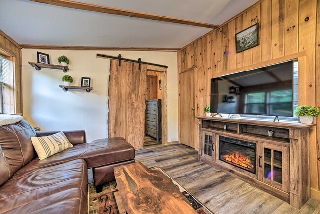 Photo - 783 Woodstock Rd Unit ID1299748P