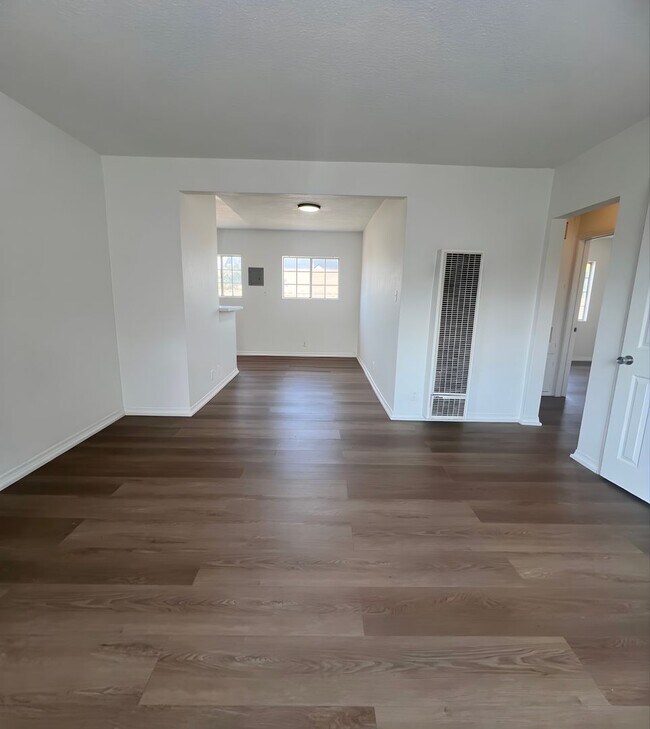 1554 E 21st St Unit 3