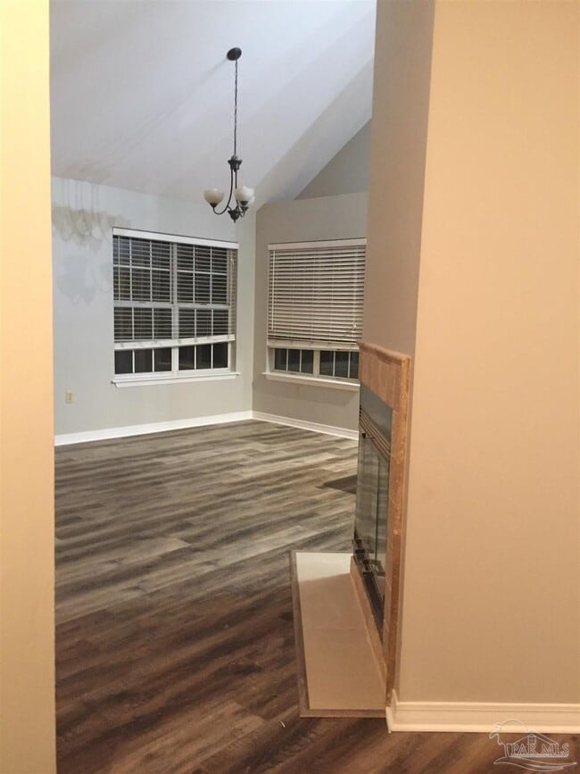 Photo - 9404 Victoria Ln
